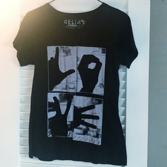 Delia's Love Tee Tshirt Sign Language Hand Finger - Picture 1 of 6